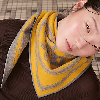 Blason triangle Scarf - Yellow | Hermès Thailand